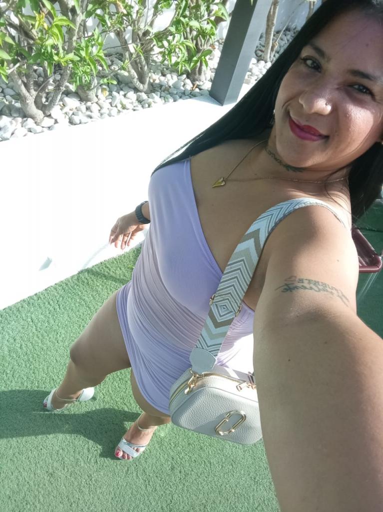 641030164: Chica busca chico en Gerona