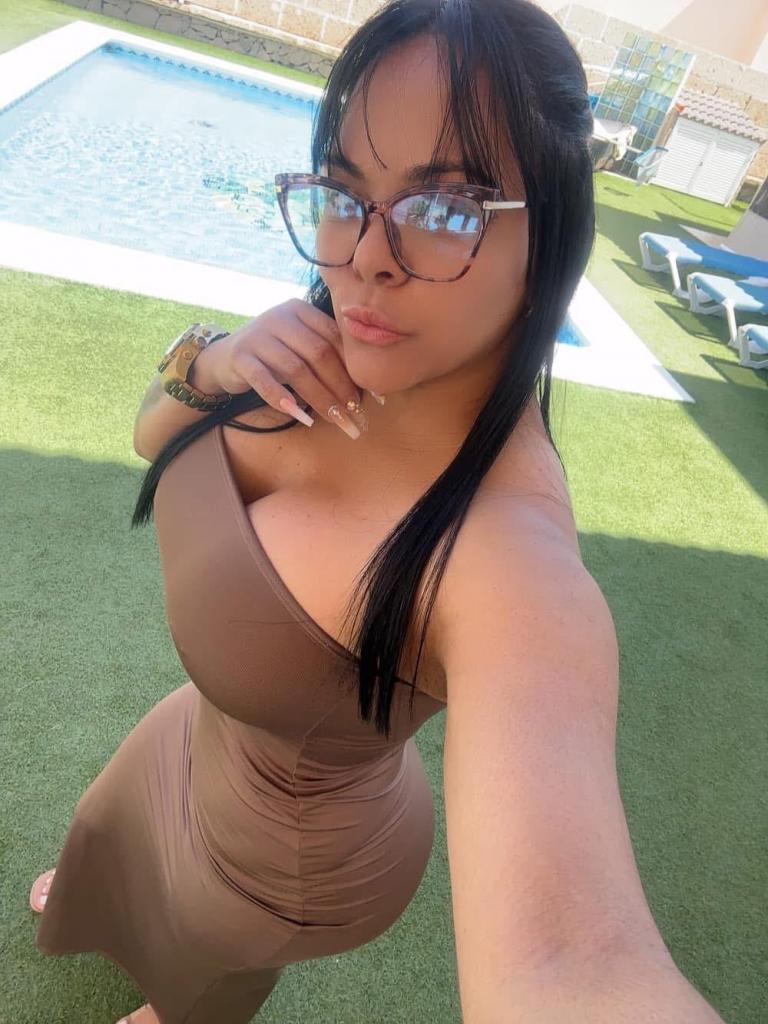 Chica busca chico en Ibiza: 