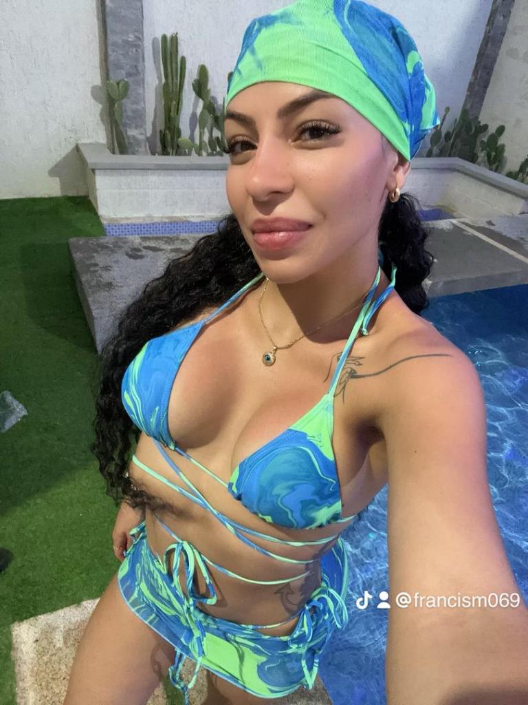 Chica busca chico en Huelva: 