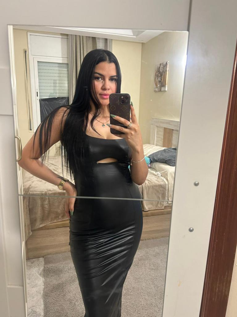 Chica busca chico en Ibiza: 