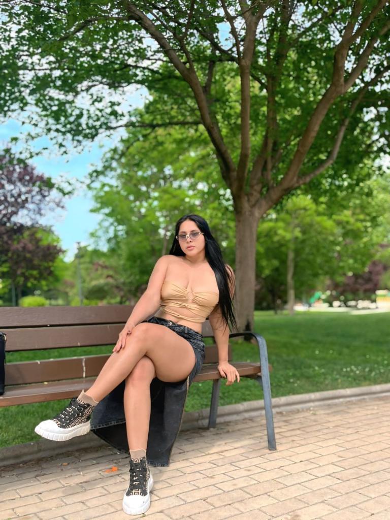 Chica busca chico en Alicante: Chica busca chico