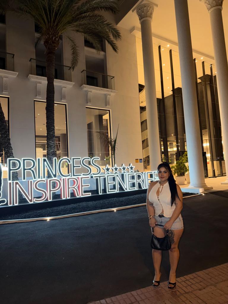 Chica busca chico en Tenerife: 