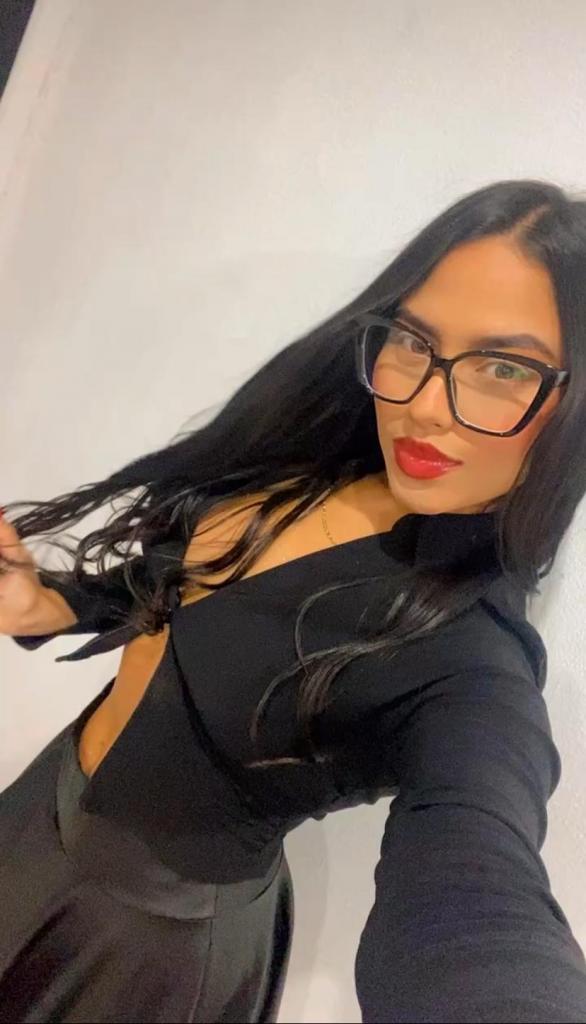 662680910: Chica busca chico en Ceuta