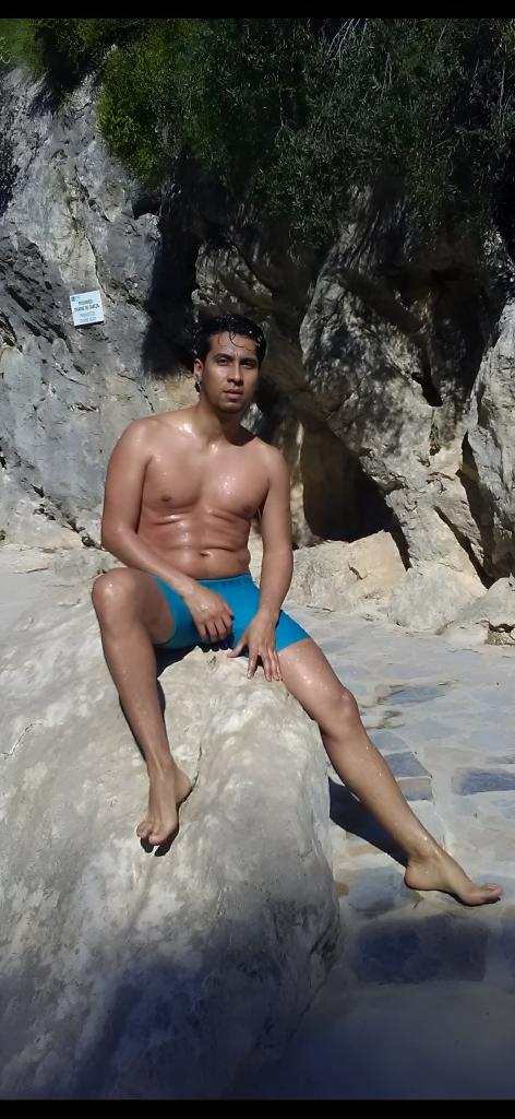 613307235: Chico busca chica en Alicante