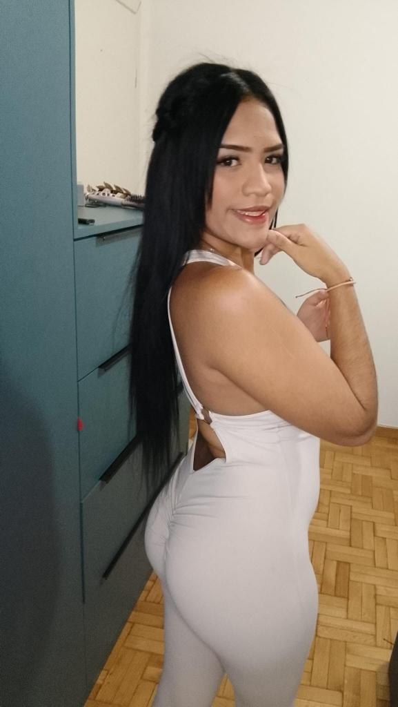 Chica busca chico en Ibiza: Chica busca chico