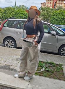 643759513: Chica busca chico en Lugo