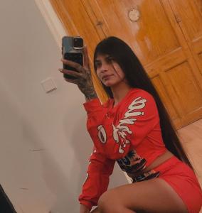 613724643: Chica busca chico en Barcelona