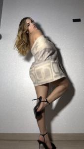 607824577: Chica busca chico en Ibiza