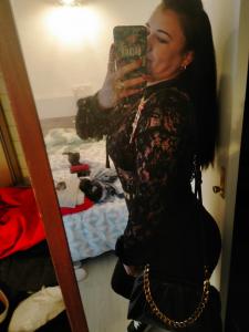 637762180: Chica busca chico en Valencia