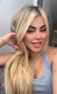 677374943: Chica busca chico en Barcelona