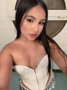 677375078: Chica busca chico en Barcelona