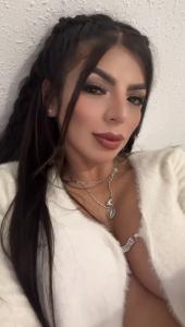 677923157: Chica busca chico en Barcelona