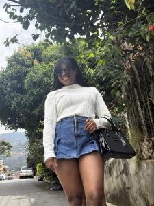 672558616: Chica busca chico en Sevilla