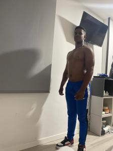 652476754: Chico busca chica en Madrid