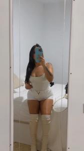 697759343: Chica busca chico en Madrid