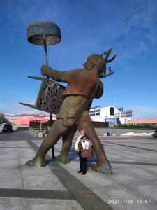 617567151: Chica busca chico en La Coruña