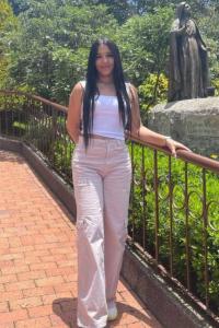 744251303: Chica busca chico en Málaga