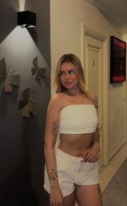 627496283: Chica busca chico en Gerona