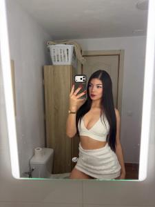 667657315: Chica busca chico en Ibiza