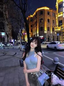 745093697: Chica busca chico en Madrid