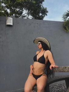 675038280: Chica busca chico en Orense