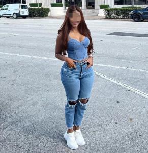 614796445: Chica busca chico en Málaga