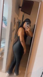 607393709: Chica busca chico en Barcelona