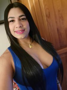 663045814: Chica busca chico en Gerona