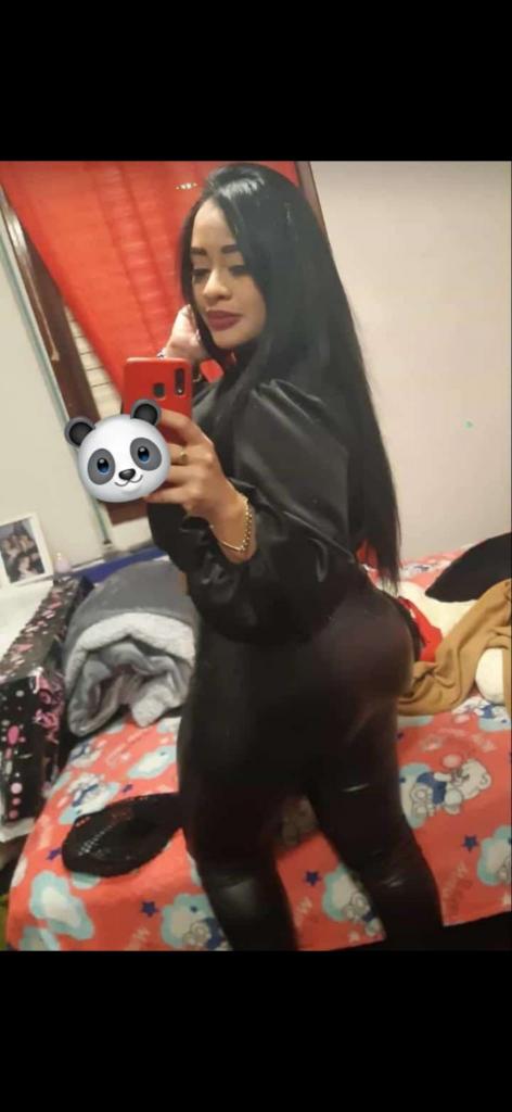 Chica busca chico en Almería: 