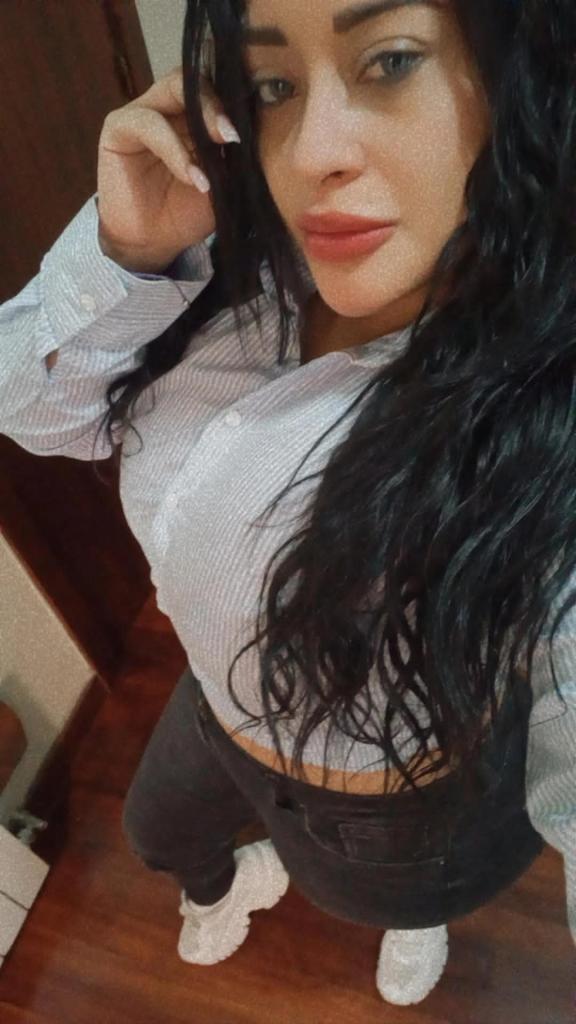 Chica busca chico en Almería: 