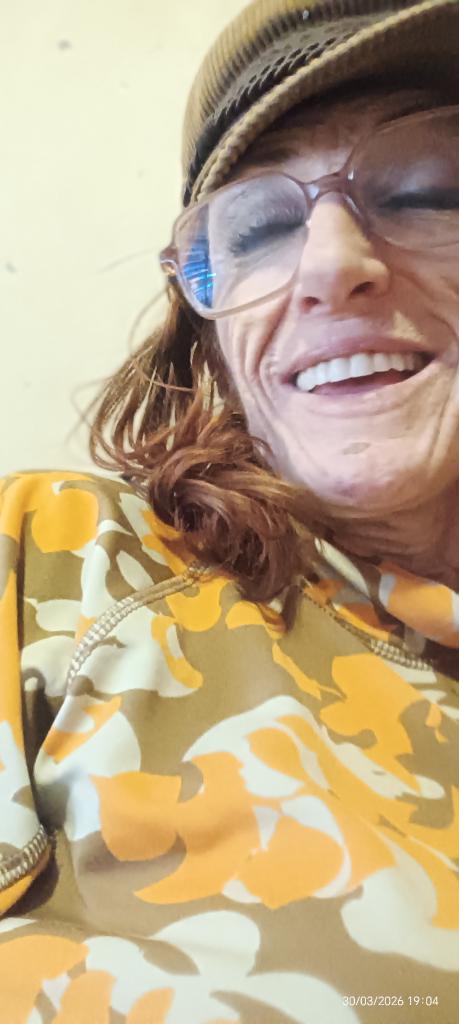 672570338: Chica busca chico en Valencia