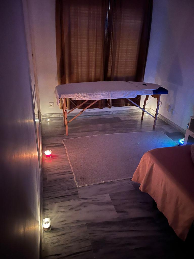 617755638: Chica busca chico en Málaga