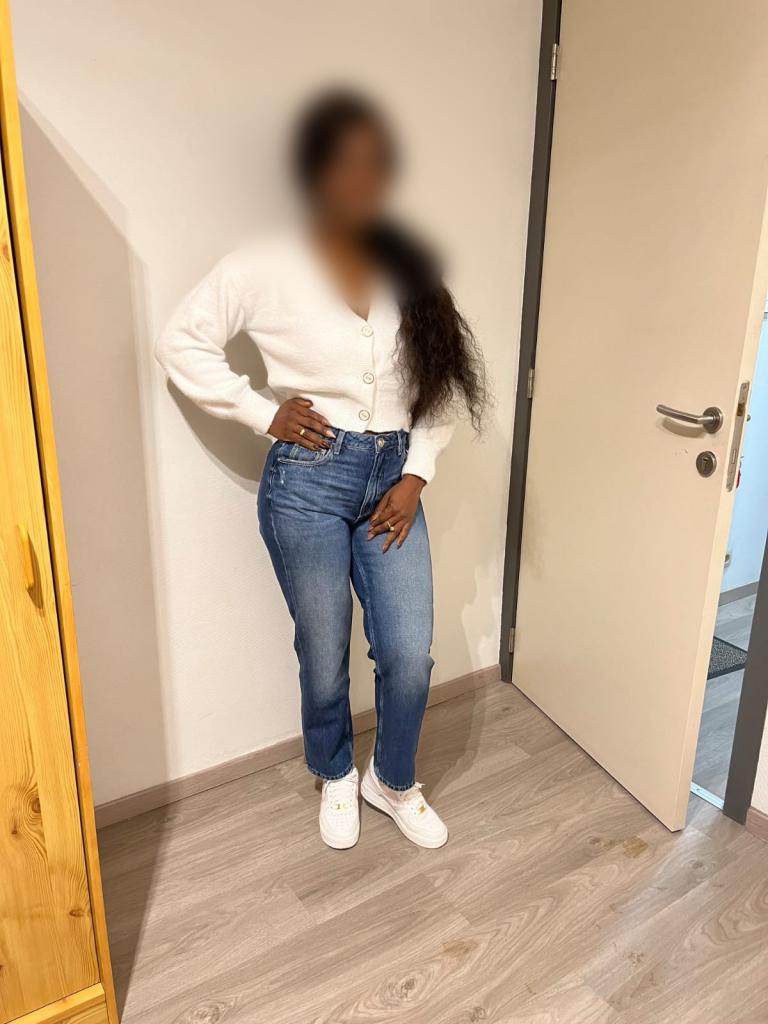 Chica busca chico en Cantabria: Chica busca chico