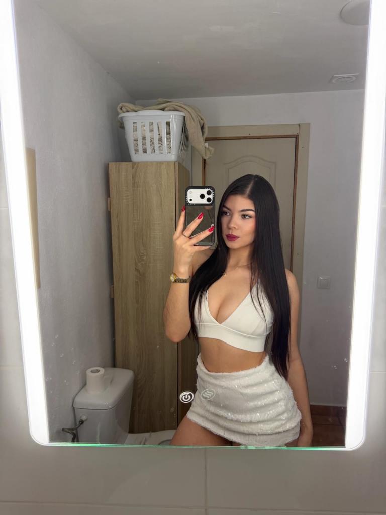 Chica busca chico en Ibiza: 