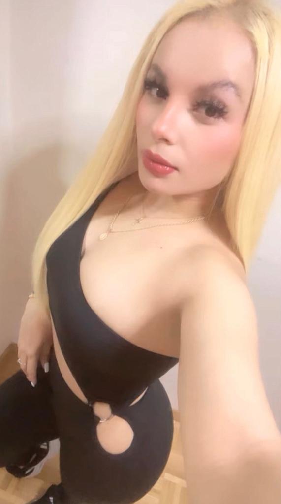 Chica busca chico en Alicante: Chica busca chico