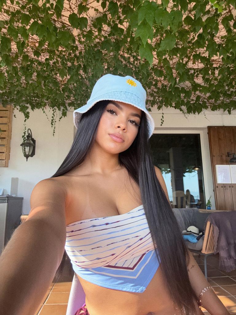 Chica busca chico en Almería: 