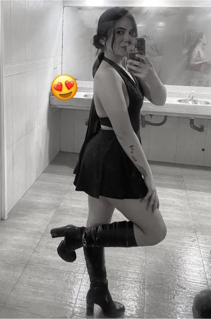 Chica busca chico en Ibiza: 