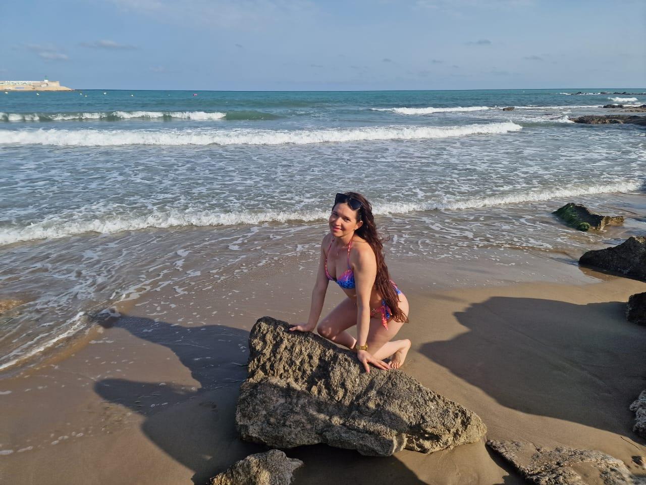 653223810: Chica busca chico en Gerona