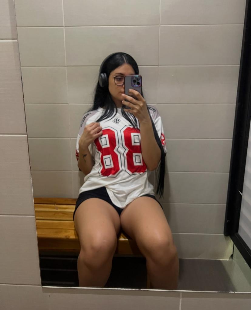 Chica busca chico en Alicante: Chica busca chico