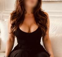 677324142: Chica busca chico en Barcelona