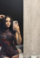 692340887: Chica busca chico en Ibiza