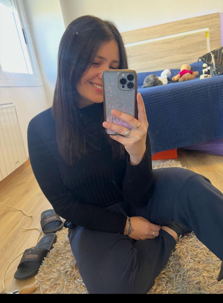 672963168: Chica busca chico en Ibiza