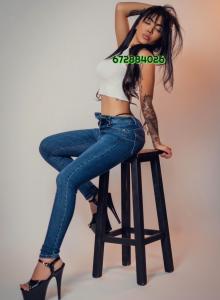 672884026: Chica busca chico en Barcelona