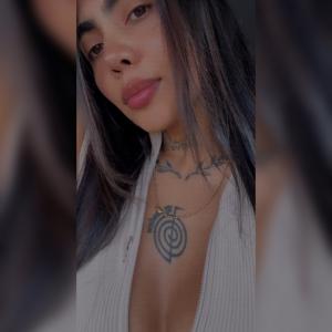 672884026: Chica busca chico en Barcelona