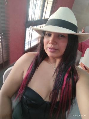 Chica busca chico en Almería: 