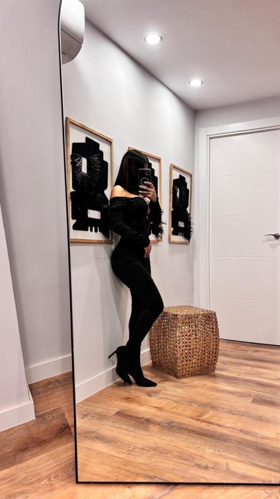 643693379: Chica busca chico en Málaga