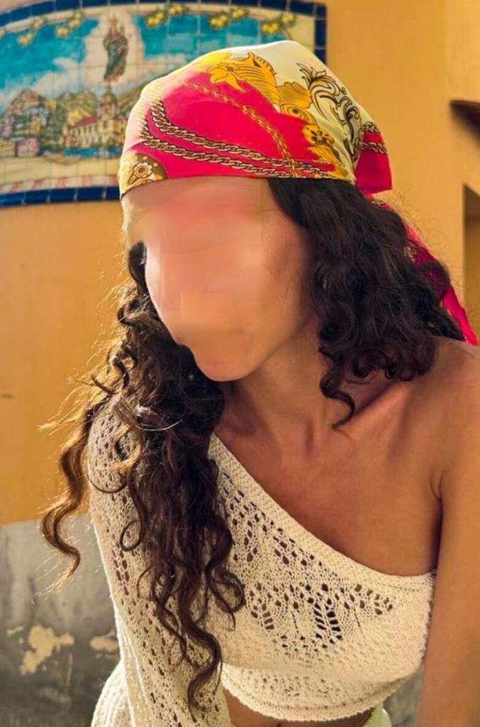 664448850: Chica busca chico en La Coruña