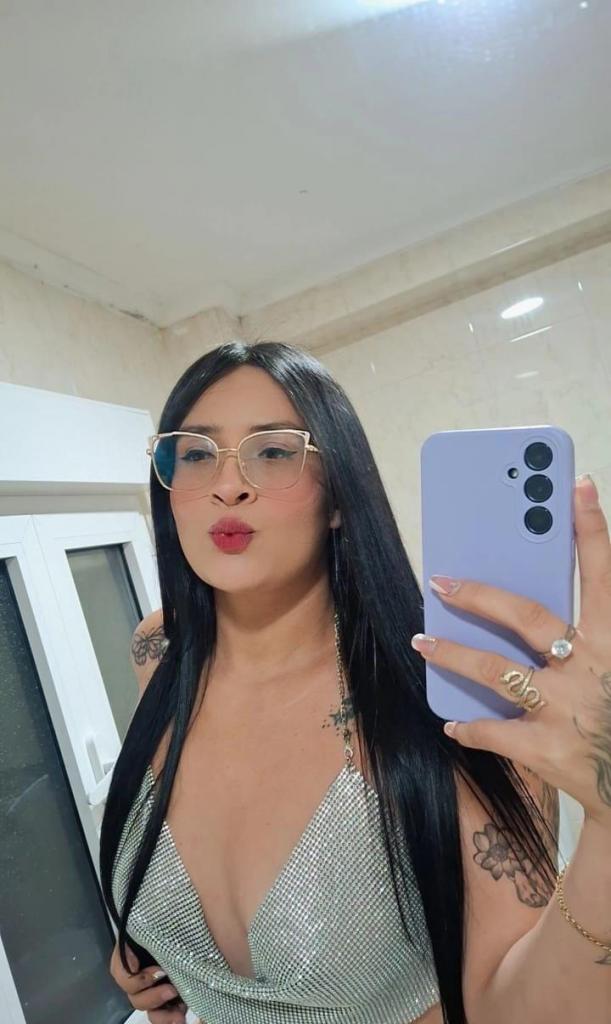 Chica busca chico en Almería: 