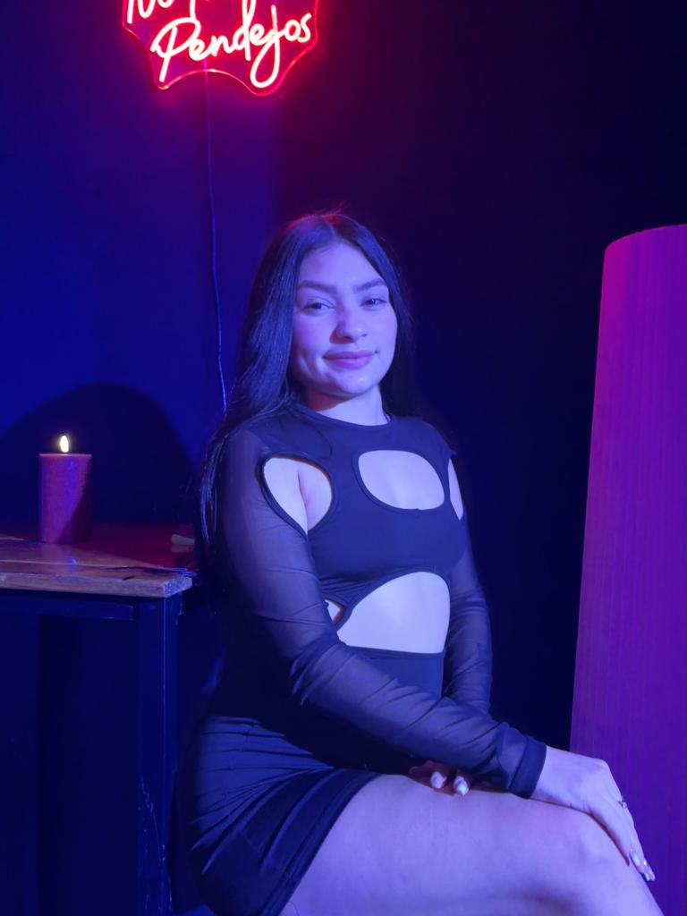 632935689: Chica busca chico en Málaga