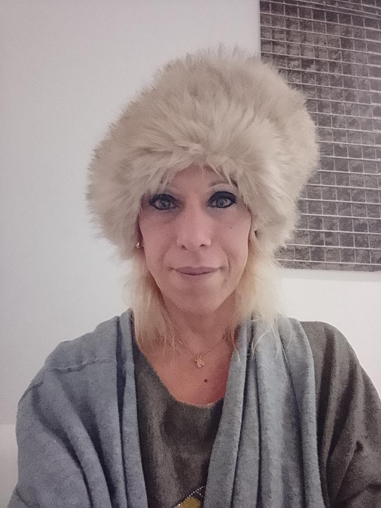 614947423: Transexual en Navarra